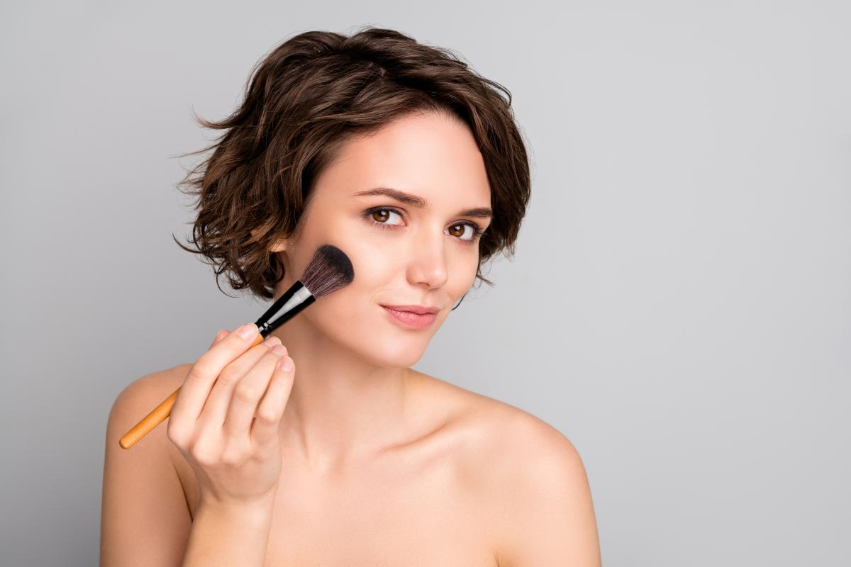 Jakie efekty można uzyskać, stosując bazę pod makijaż?