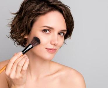 Jakie efekty można uzyskać, stosując bazę pod makijaż?