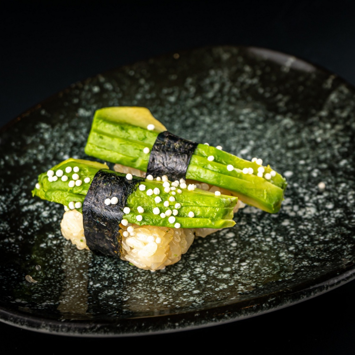 Sztuka ryżu i precyzji: Gdzie zjeść najlepsze sushi w Poznaniu?